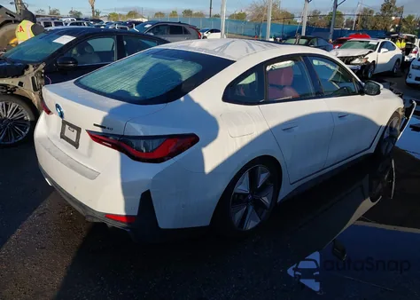 2022 BMW I4 Edrive40 z USA, uszkodzony, nr VIN WBY73AW08NFM93593